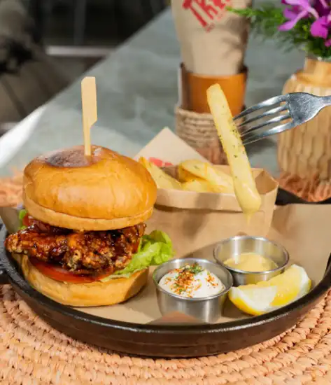 GANGNAM CHICKEN BURGER