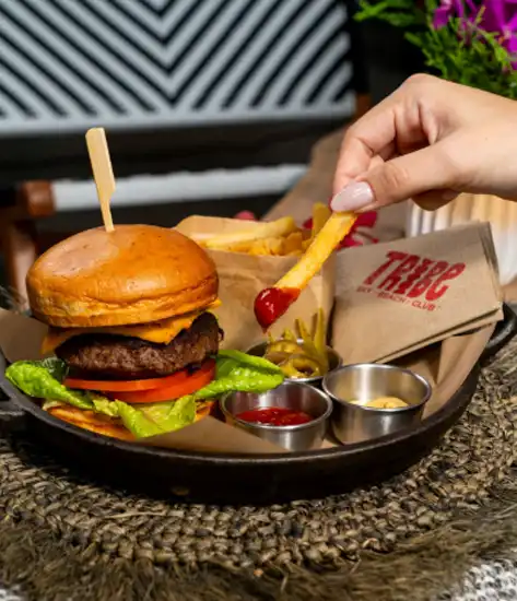 TRIBE CHEESEBURGER