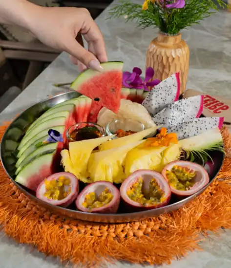 TROPICAL FRUIT PLATTER
